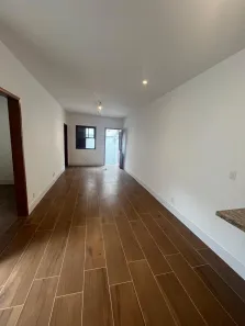 Casa de Condomínio com 2 Quartos para alugar, 60m² no Duchas, Petrópolis