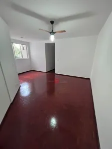 Apartamento com 3 Quartos para alugar, 70m² no Cláudia, Londrina