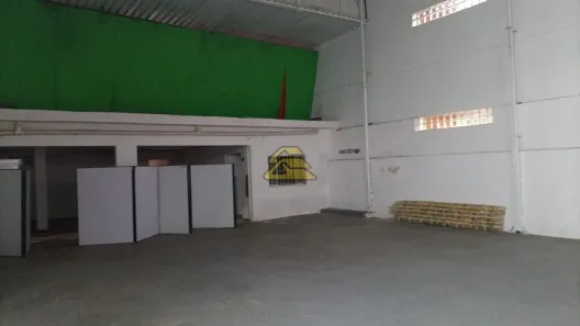 Galpão/Depósito/Armazém para venda ou aluguel, 600m² no Barra da Tijuca, Rio de Janeiro