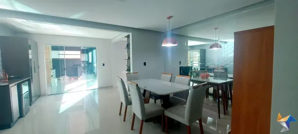 Sobrado com 4 Quartos à venda, 254m² no Taguatinga Norte, Brasília