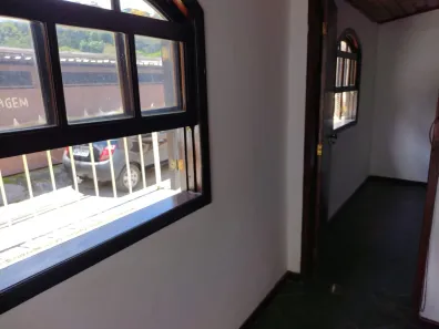 Casa com 3 Quartos para alugar, 90m² no Samambaia, Petrópolis