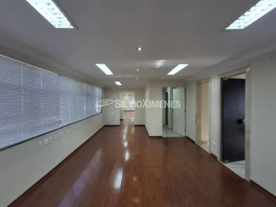 Sala Comercial para alugar, 136m² no Santa Efigênia, Belo Horizonte
