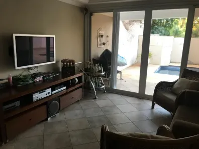 Sobrado com 3 Quartos para alugar, 486m² no Granja Olga I, Sorocaba