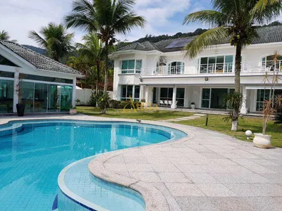 Sobrado com 5 Quartos à venda, 1000m² no Guararú, Guarujá
