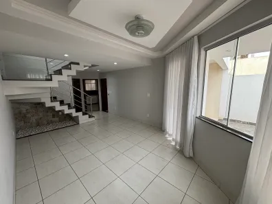 Casa com 3 Quartos para alugar, 420m² no Angola, Betim