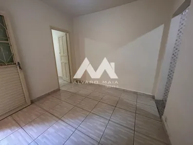 Casa com 2 Quartos para alugar, 60m² no Cruzeiro, Belo Horizonte