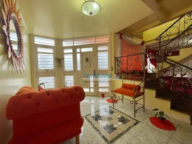 Sobrado com 4 Quartos à venda, 282m² no Jardim do Bosque, Cachoeirinha