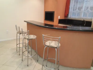 Sobrado com 4 Quartos para alugar, 307m² no Igara, Canoas