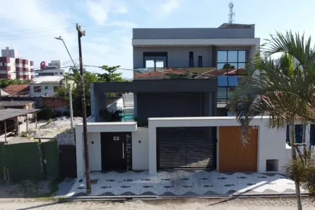 Sobrado com 3 Quartos à venda, 390m² no , Matinhos