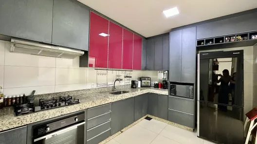 Casa de Condomínio com 4 Quartos à venda, 240m² no Jardins Verona, Goiânia