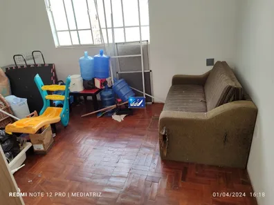 Casa com 2 Quartos para alugar, 227m² no Santa Tereza, Belo Horizonte