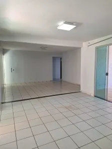 Casa com 3 Quartos para alugar, 250m² no Parque das Laranjeiras, Goiânia