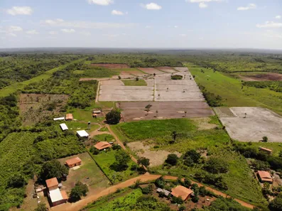Fazenda/Sítio com 3 Quartos à venda, 124000000m² no Centro, Campo Maior