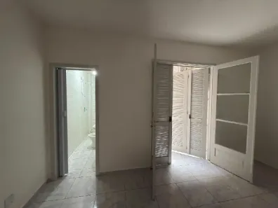 Kitnet com 1 Quarto para alugar, 29m² no Floresta, Porto Alegre