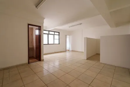 Sala Comercial para alugar, 66m² no Zona Industrial, Brasília