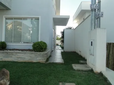 Casa de Condomínio com 4 Quartos para alugar, 390m² no Loteamento Portal do Sol II, Goiânia