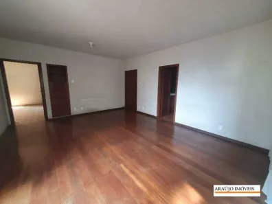 Casa com 3 Quartos para alugar, 260m² no Funcionários, Belo Horizonte