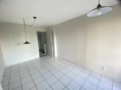 Apartamento com 2 Quartos para alugar, 58m² no Candelária, Natal