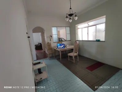 Casa com 2 Quartos para alugar, 227m² no Santa Tereza, Belo Horizonte