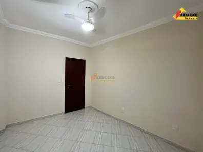Casa com 3 Quartos para alugar, 184m² no São José, Divinópolis