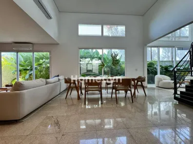 Sobrado com 5 Quartos para alugar, 300m² no Jardins Valência, Goiânia