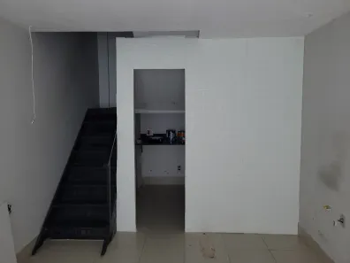 Ponto Comercial para venda ou aluguel, 66m² no Recreio dos Bandeirantes, Rio de Janeiro