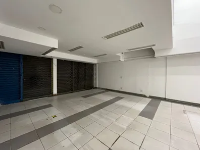Galpão/Depósito/Armazém para alugar, 354m² no Taquara, Rio de Janeiro