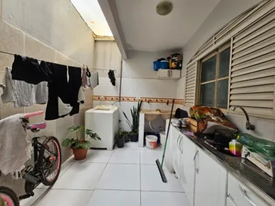 Sobrado com 3 Quartos para alugar, 200m² no Santa Maria, Brasília