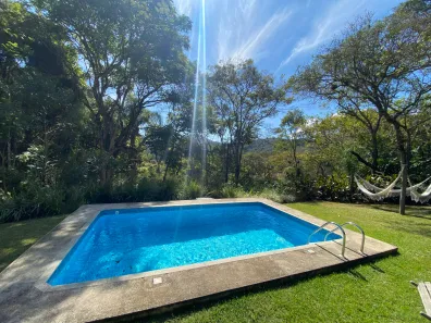 Casa de Condomínio com 4 Quartos para venda ou aluguel, 400m² no Cuiabá, Petrópolis