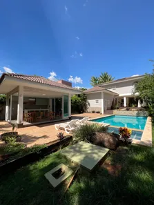 Casa de Condomínio com 4 Quartos para alugar, 420m² no Jardim Florença, Goiânia