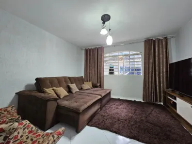 Sobrado com 3 Quartos para alugar, 200m² no Santa Maria, Brasília