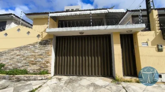 Casa com 4 Quartos para alugar, 260m² no Candelária, Natal