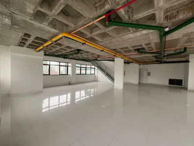 Sala Comercial para alugar, 305m² no Santa Efigênia, Belo Horizonte
