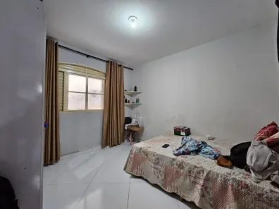 Sobrado com 3 Quartos para alugar, 200m² no Santa Maria, Brasília