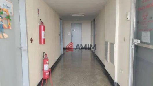 Sala Comercial à venda, 31m² no Centro, São Gonçalo