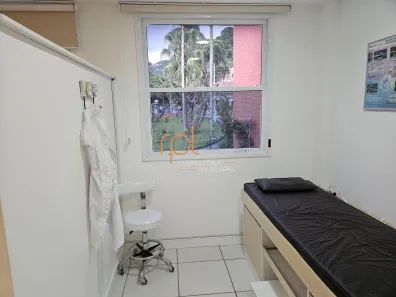 Sala Comercial para alugar, 32m² no Quarteirão Brasileiro, Petrópolis