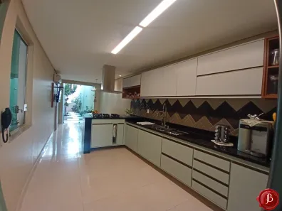 Casa de Condomínio com 3 Quartos à venda, 600m² no Adrianópolis, Manaus