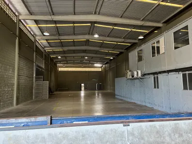 Galpão/Depósito/Armazém para alugar, 590m² no Vila Laura, Salvador