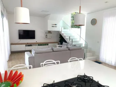 Casa de Condomínio com 4 Quartos para alugar, 270m² no Balneário Praia do Pernambuco, Guarujá