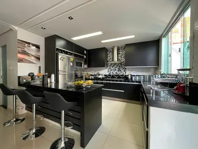 Sobrado com 3 Quartos à venda, 300m² no Setor Norte, Brasília