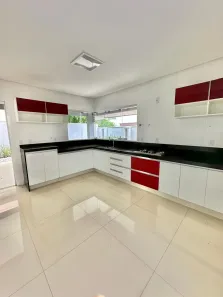 Casa com 3 Quartos para venda ou aluguel, 260m² no Jardins Valência, Goiânia