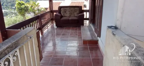 Apartamento com 3 Quartos para alugar, 70m² no Carangola, Petrópolis