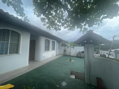 Casa com 3 Quartos à venda, 180m² no Aleixo, Manaus
