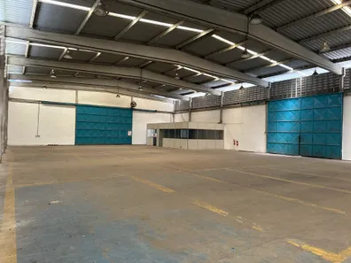 Galpão/Depósito/Armazém para alugar, 750m² no Pirajá, Salvador