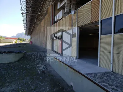 Galpão/Depósito/Armazém para alugar, 884m² no Taquara, Rio de Janeiro