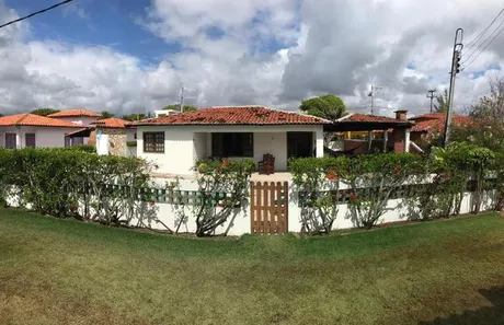 Casa de Condomínio com 4 Quartos para alugar, 180m² no , Ipojuca