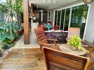 Casa de Condomínio com 4 Quartos à venda, 300m² no Jardins Verona, Goiânia