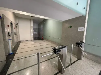 Ponto Comercial para alugar, 325m² no Santa Efigênia, Belo Horizonte