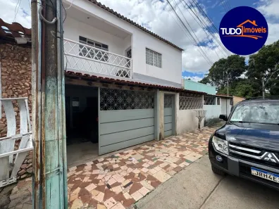Sobrado com 5 Quartos à venda, 200m² no Setor Leste, Brasília