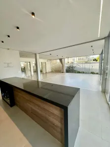 Sobrado com 5 Quartos para alugar, 416m² no Jardins Paris, Goiânia